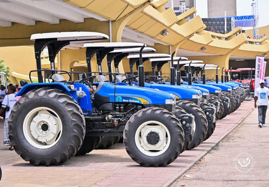RDC : 82 tracteurs pour accélérer l’agriculture durable et la restauration des terres